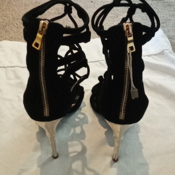 BALMAIN Cutout suede sandals - Picture 5 of 8